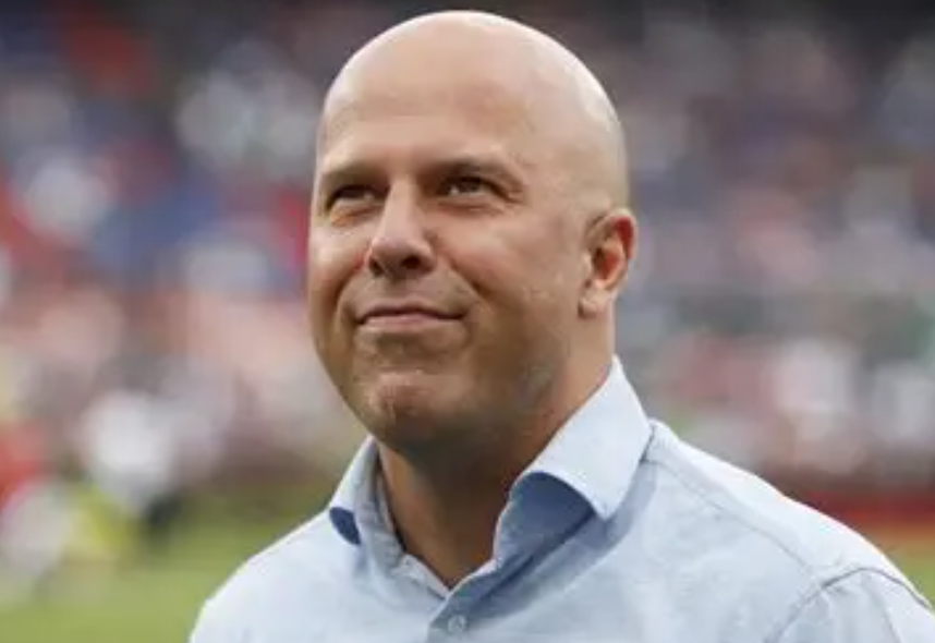 曼联客胜利物浦后：阿莫林回应斯洛特&ldquo;大巴&rdquo;质疑