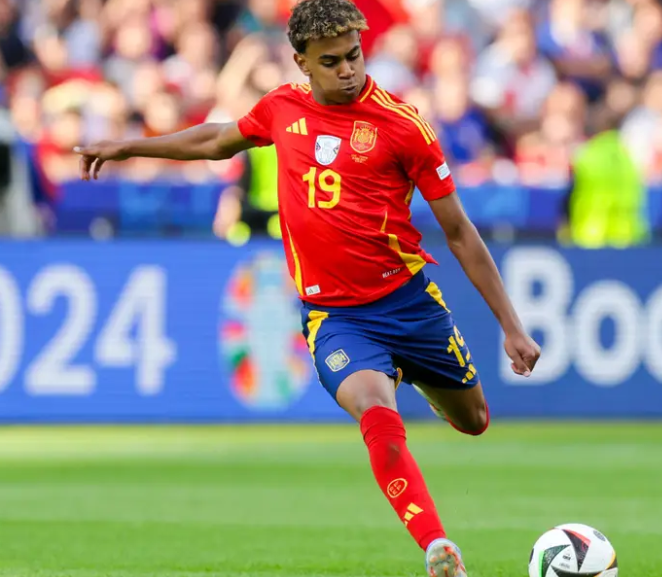 巴萨不满双标：亚马尔遭&ldquo;迫害&rdquo;与<a href='/news/tag/286.html' style='color: blue;'>皇马</a>球员言论免责之争