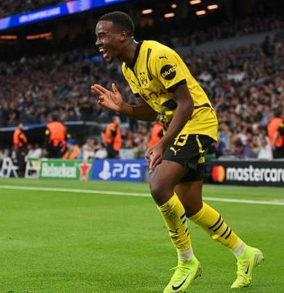 联赛杯激战:吉滕斯闪耀,切尔西险胜狼队