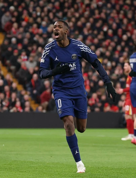 登贝莱右大腿伤痛引忧，巴黎迎战拜仁前景存变数