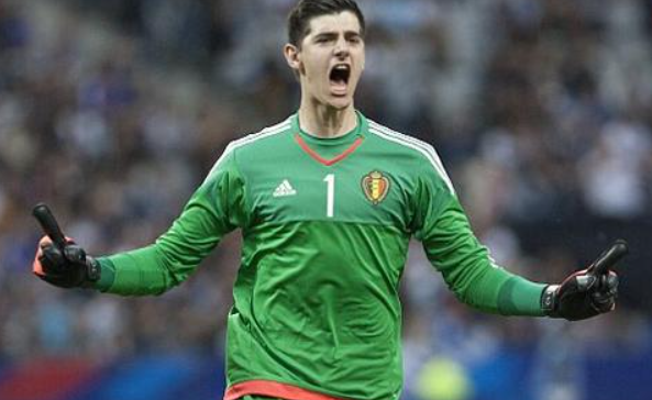 库尔图瓦欧冠高光:以“叹息之墙”之姿捍卫<a href='/news/tag/286.html' style='color: blue;'>皇马</a>尊严