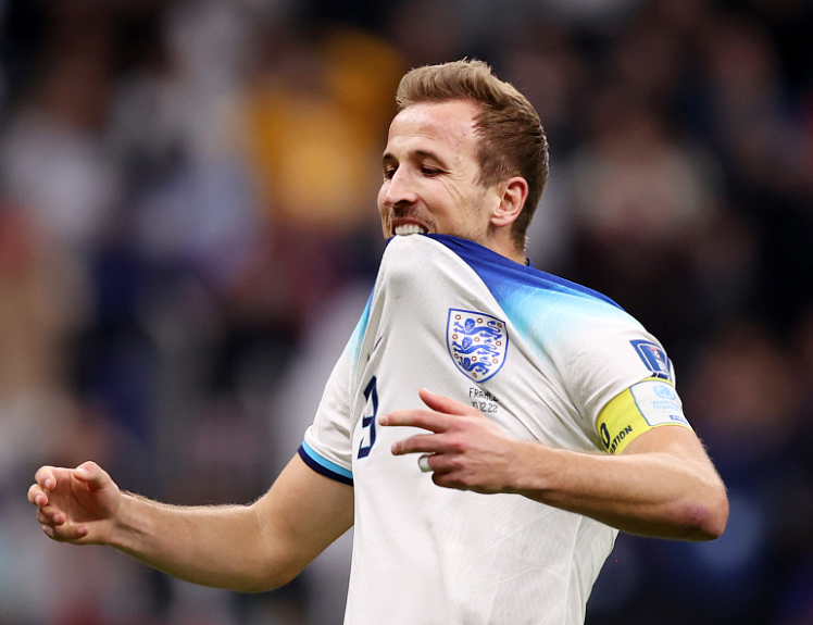 《每日体育报》深度剖析：凯恩加盟<a href='https://energensemi.com/news/tag/258.html' style='color: blue;'>巴萨</a>的可能性与多维度影响因素