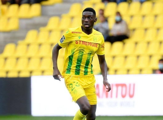 穆阿尼转会抉择:从尤文期待至热刺加盟的历程与赛场表现