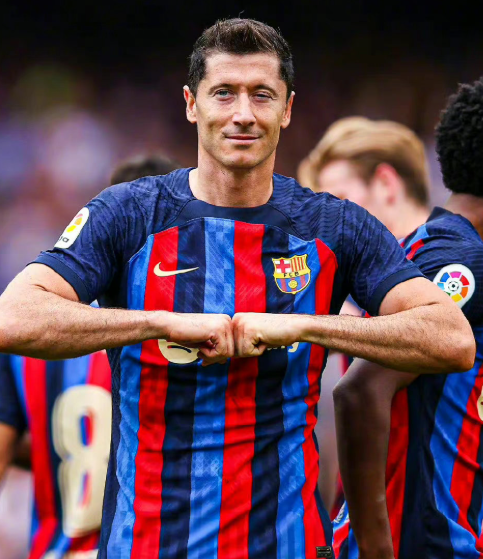 莱万新诺坎普首秀破门，续写<a href='/news/tag/258.html' style='color: blue;'>巴萨</a>传奇篇章