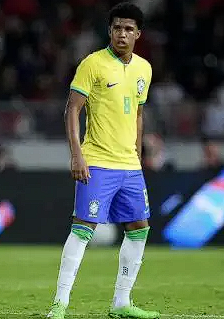 桑托斯闪耀赛场：切尔西客胜伯恩利的关键力量