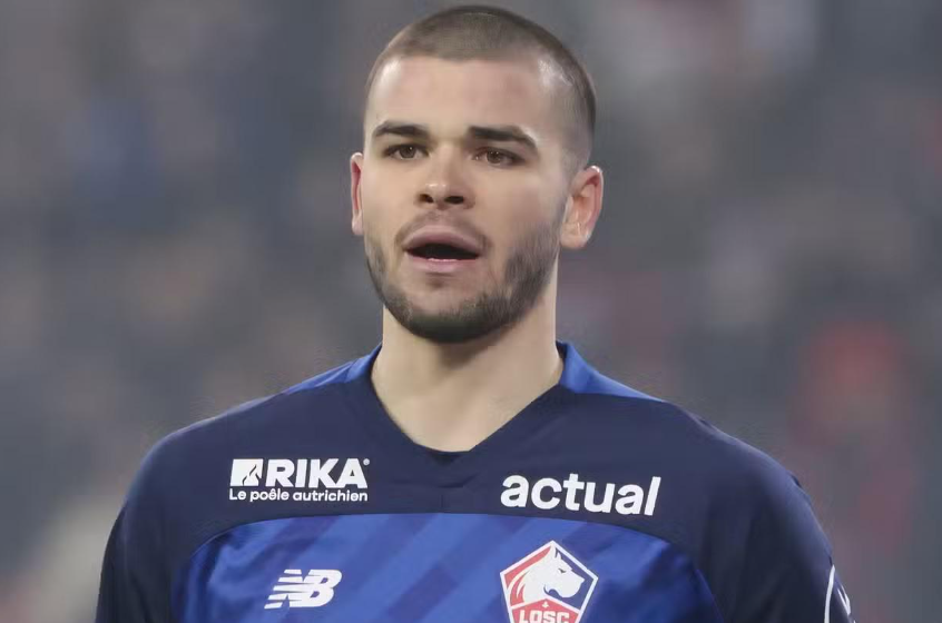 <a href='/news/tag/263.html' style='color: blue;'>法甲</a>赛场惊魂：巴黎门将舍瓦利耶受伤后的豁达感悟