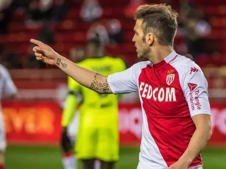 摩纳哥欧冠征途：逆风中绽放的坚韧之花