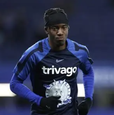 英超伦敦德比:球迷嘘声与球员“起哄”背后的微妙场景