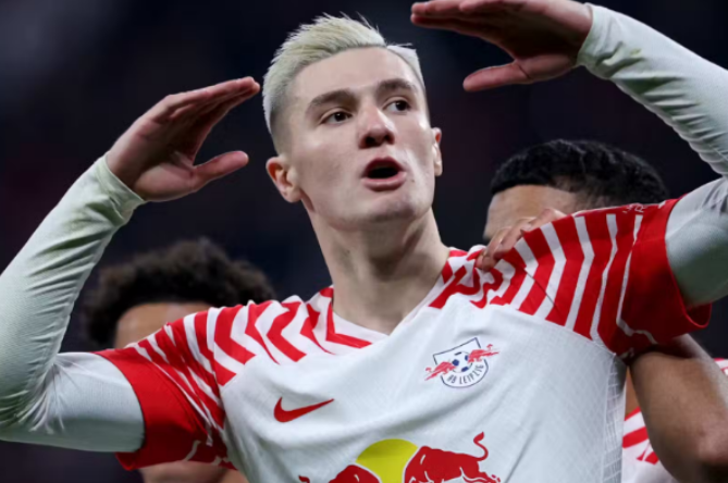 曼联锋线动态:舍什科伤情与非洲杯人员安排解析