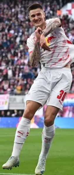 曼联锋线动态：舍什科伤情与非洲杯球员去留分析