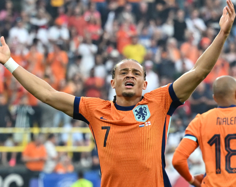 英超第15轮：哈维&middot;西蒙斯闪耀热刺主场，获评队内最佳