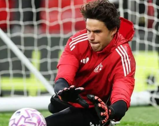 曼联新援:拉门斯以稳定之姿筑牢防线