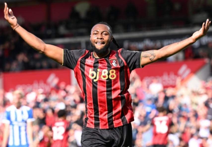 曼联名宿费迪南德盛赞塞梅尼奥，加纳主帅看好其未来