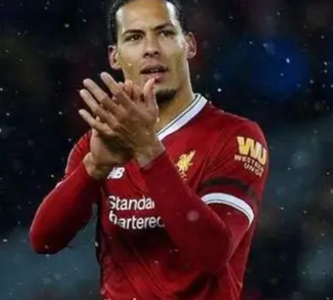 利物浦更衣室领导架构之变:从多元队委到队长引领