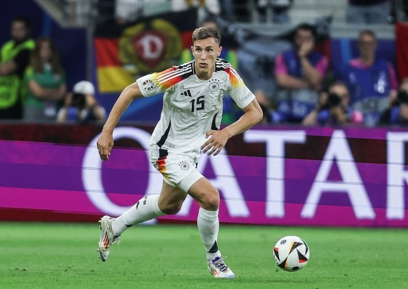 萨默尔谈施洛特贝克续约:进度把控与俱乐部策略剖析