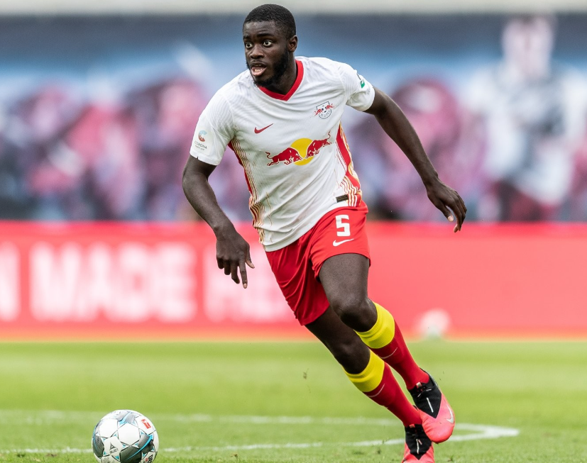 巴萨后防引援动态：施洛特贝克成焦点，高额成本成阻碍