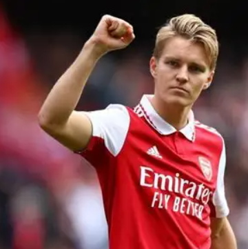 厄德高27岁生日：收获队友赞誉，感恩团队温暖