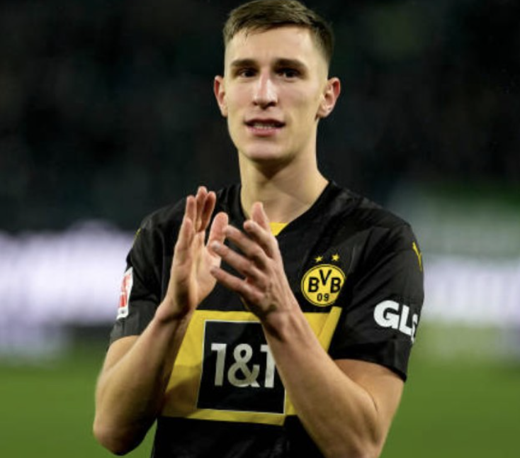 施洛特贝克续约存疑，与拜仁中卫对比引关注