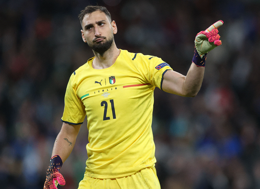 欧冠1/8决赛首回合曼城惨负皇马，多纳鲁马展望次回合与球迷共